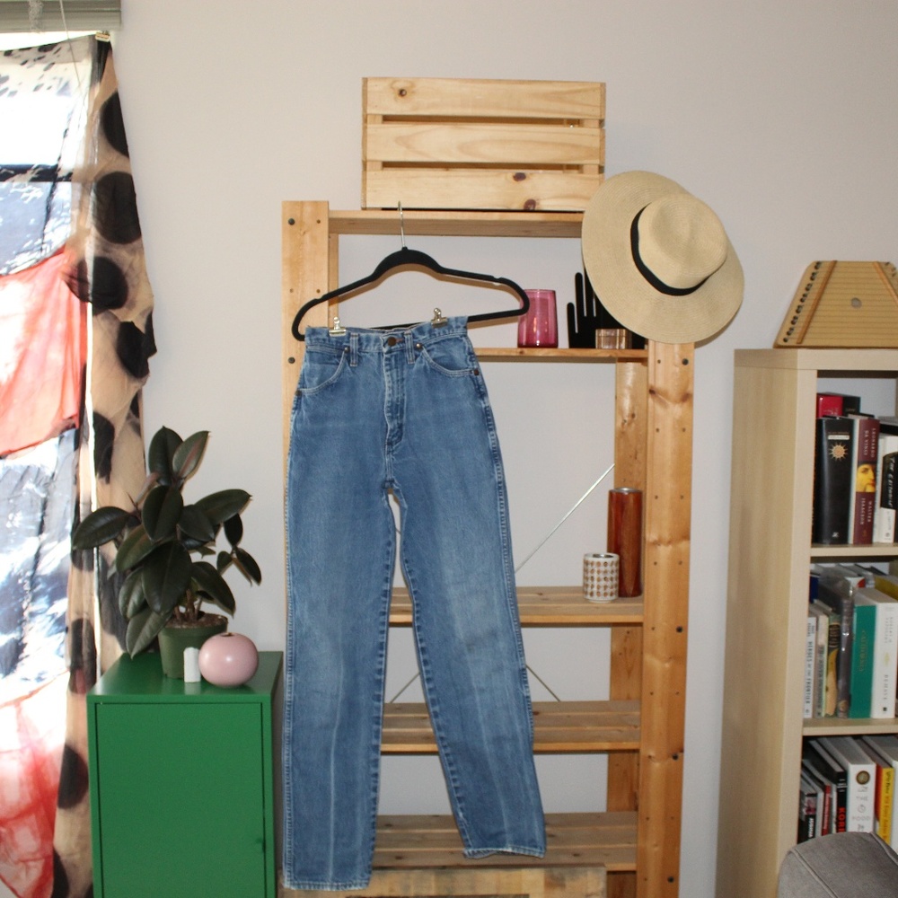 Seriously cool Mom Wrangler Jeans
